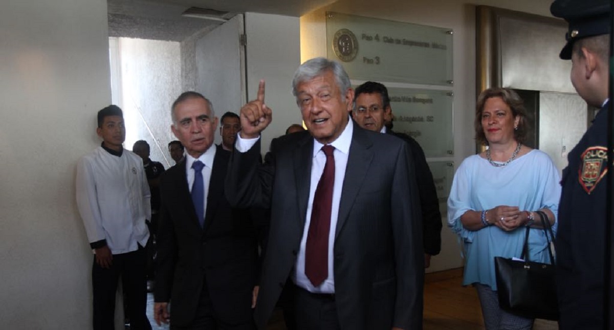 AMLO lima asperezas con el CMN tras reunión - amlo-pacta-trabajar-con-el-cmn-tras-reunion