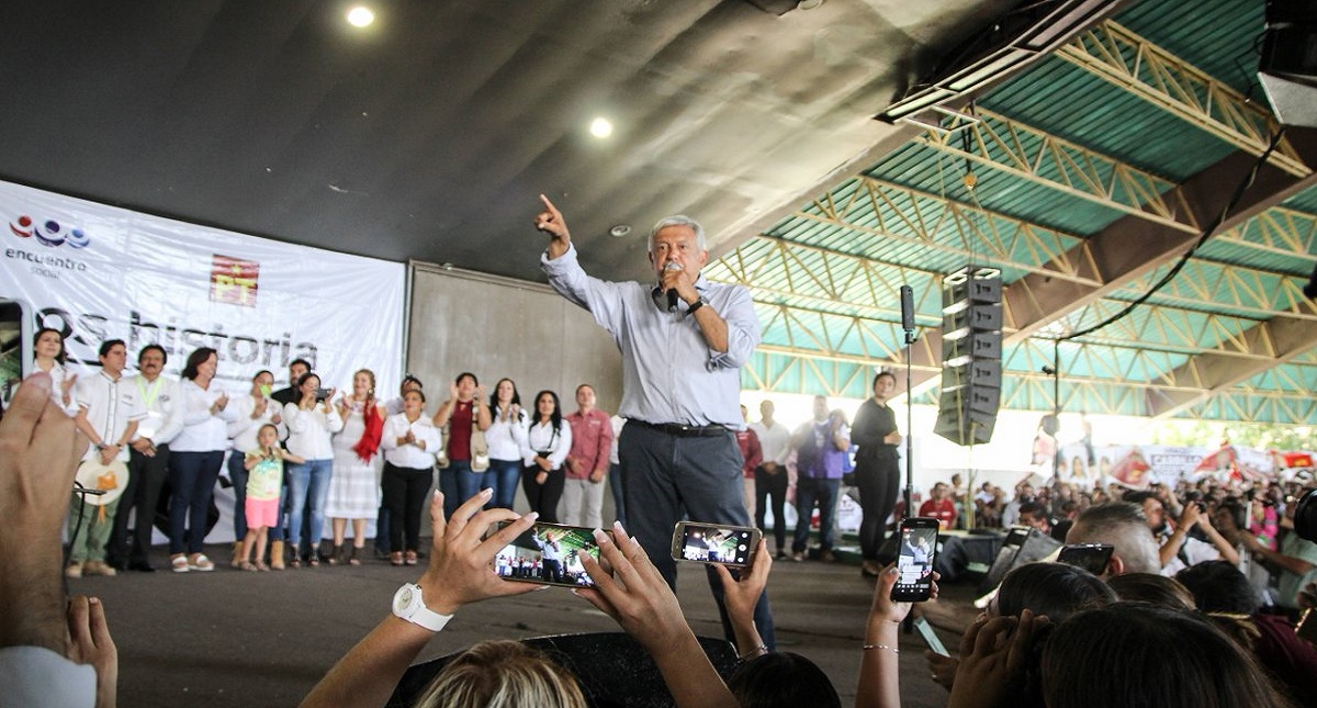 AMLO se prepara para bailar Despacito cuando gane