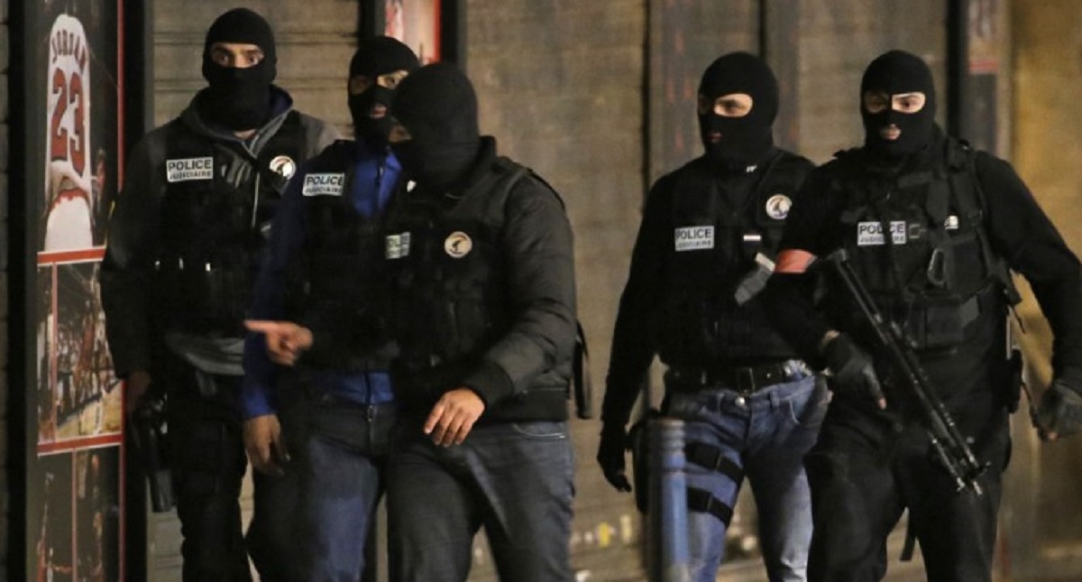 Aprehenden a tres por colocar bombas en trenes de Francia