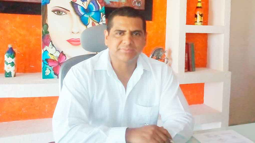 Alcalde de Pijijiapan presenta licencia definitiva al cargo