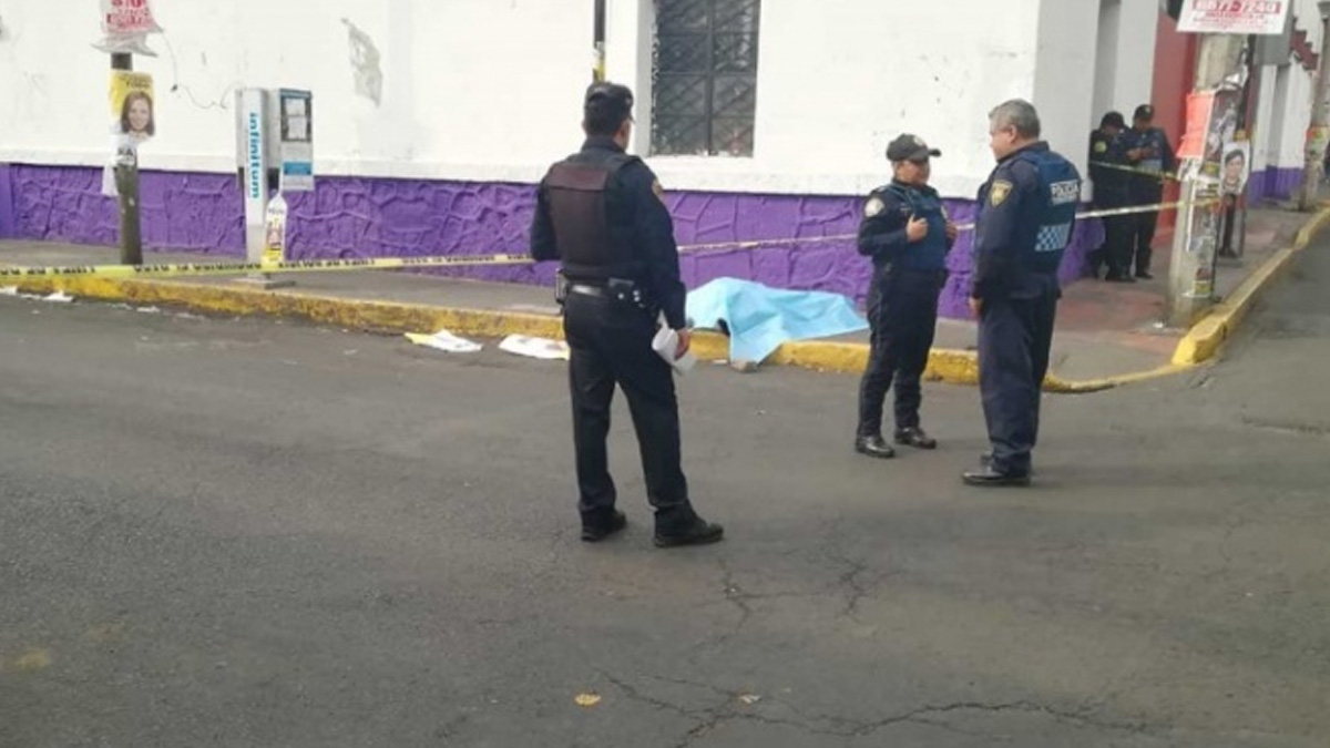 Asesinan a hombre a dos calles de edificio delegacional de Iztapalapa