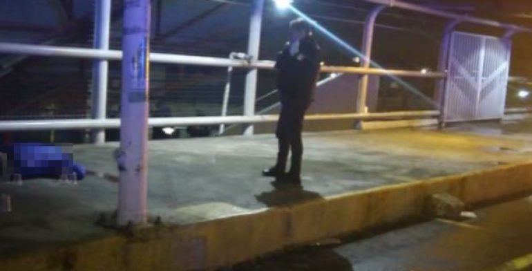 Asesinan a joven en entrada del Metro Nezahualcóyotl - asesinato-metro-neza