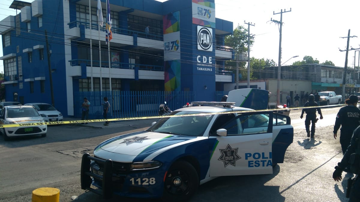 Balean sede del PAN en Ciudad Victoria