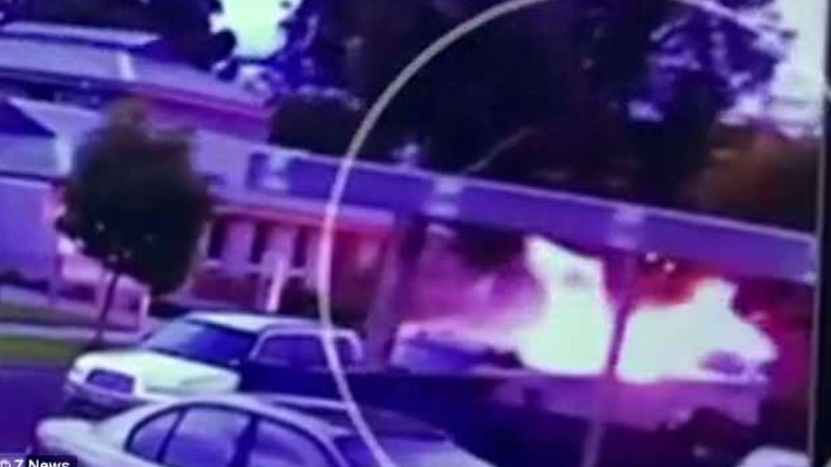 #Video Piloto esquiva viviendas antes de estrellarse