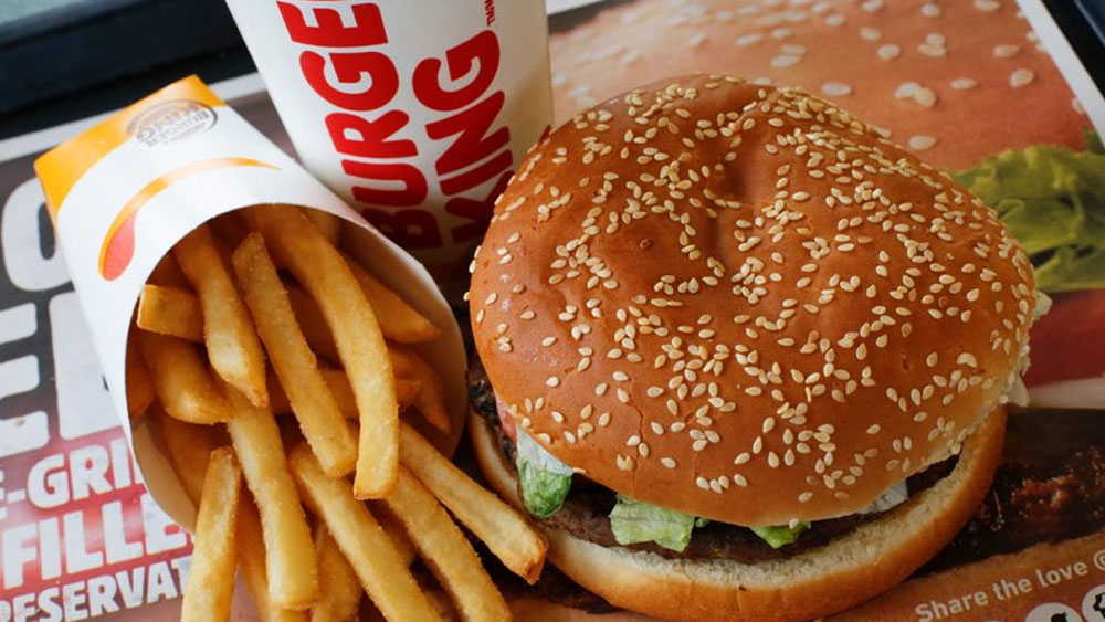 Multan a Burger King, McDonald’s y Starbucks por uso de plásticos