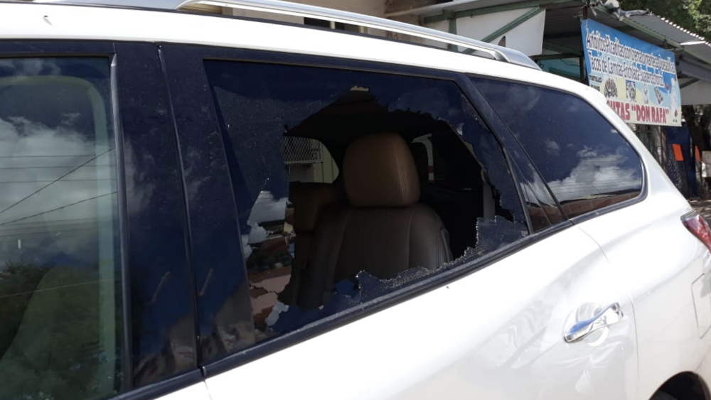 Atacan camioneta de candidata en Oaxaca