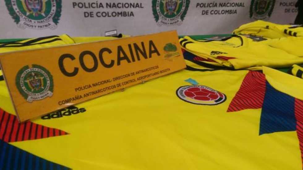 Decomisan 14 camisetas de la Selección de Colombia con cocaína