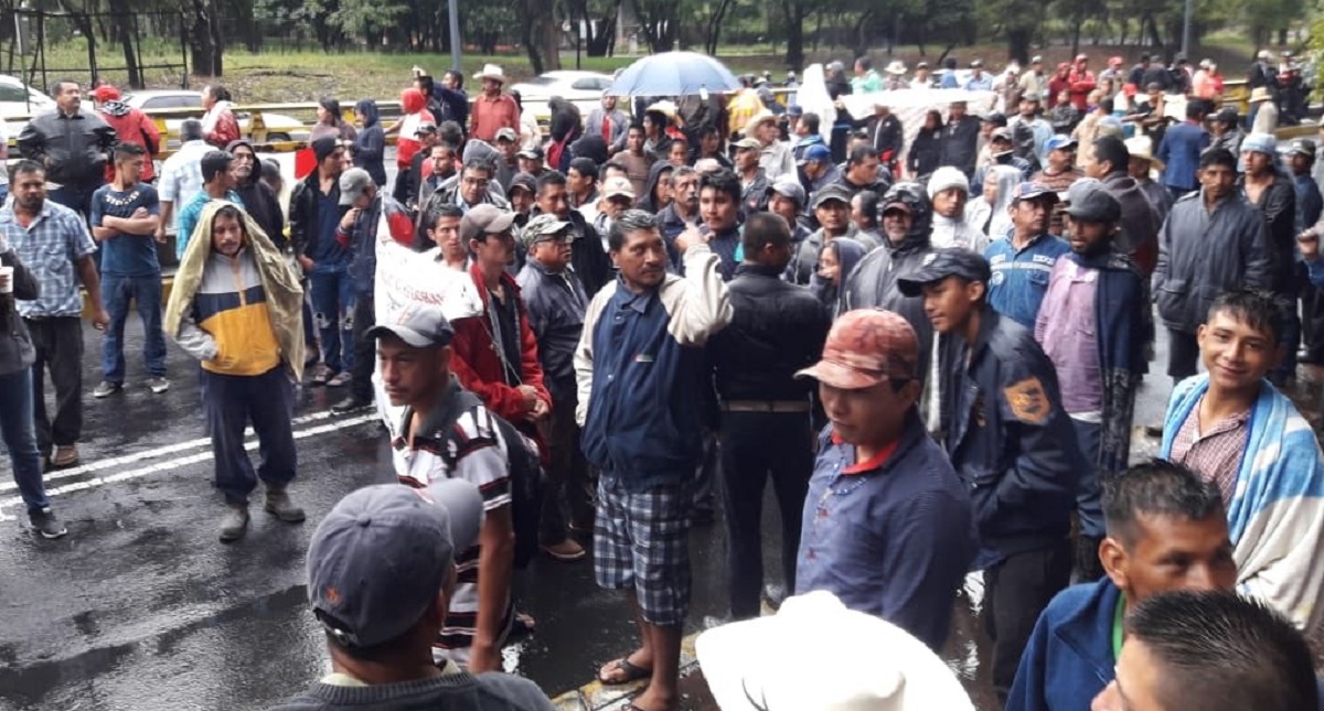Campesinos cierran Paseo de la Reforma