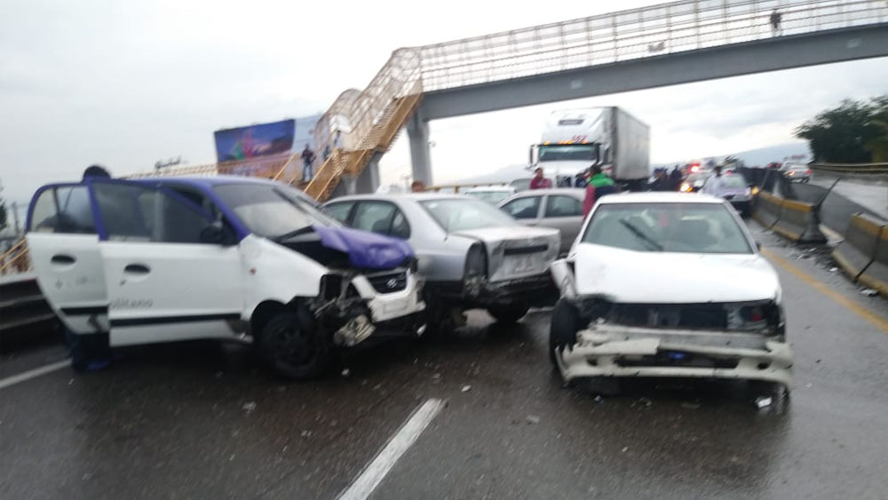 Carambola deja cuatro heridos en la Cuernavaca-Chilpancingo