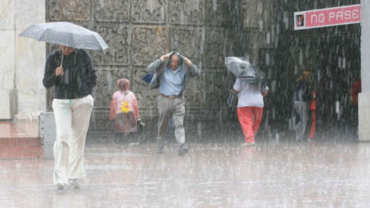 Lluvias y chubascos por la noche en el Valle de México