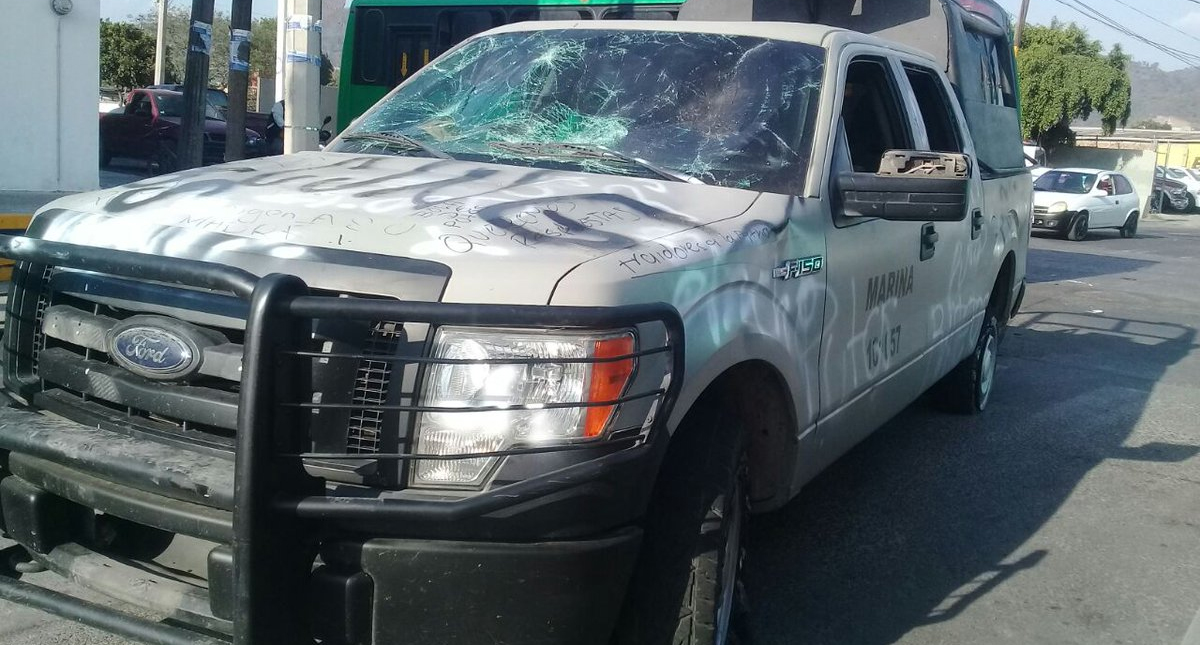 Pobladores agreden a elementos de la Marina en Jalisco - ciudad-guzman-jalisco-semar-marina-2