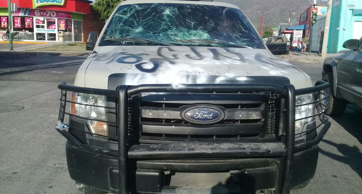 Pobladores agreden a elementos de la Marina en Jalisco