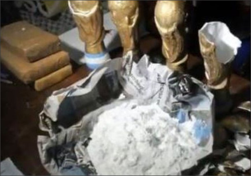 Descubren droga en réplicas de la Copa del Mundo en Argentina - cocaina-copa-del-mundo