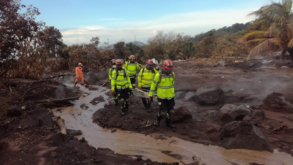 Reanudan búsqueda de víctimas tras erupción del Volcán de Fuego - conred-guatemala2