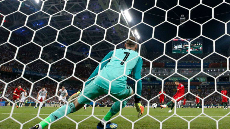 "Cristiano es propenso a tirarse": Piqué - cristiano-ronaldo-penal-por