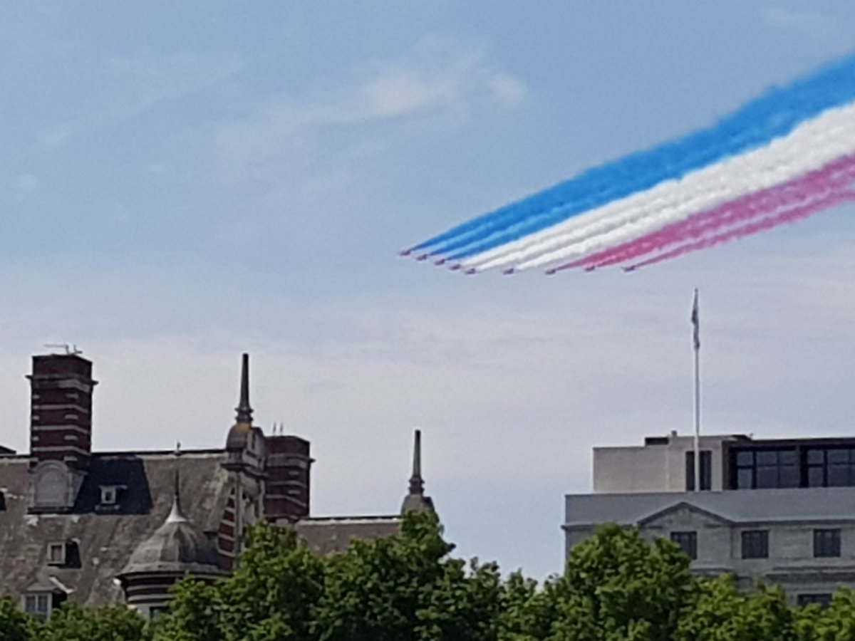 Celebran cumpleaños de Reina Isabel II con desfile militar - cumple-reina-isabel