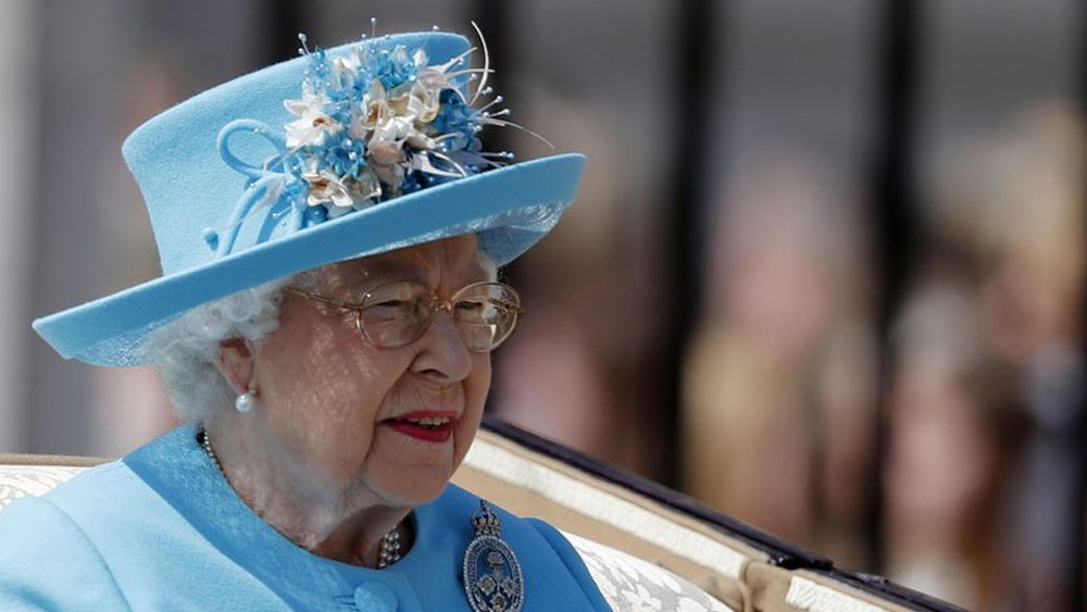 Celebran cumpleaños de Reina Isabel II con desfile militar Celebran cumpleaños de Reina Isabel II con desfile militar