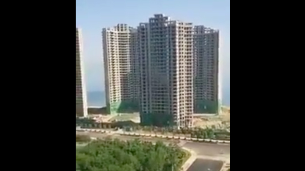 #Video En menos de 20 segundos demuelen cuatro edificios en China