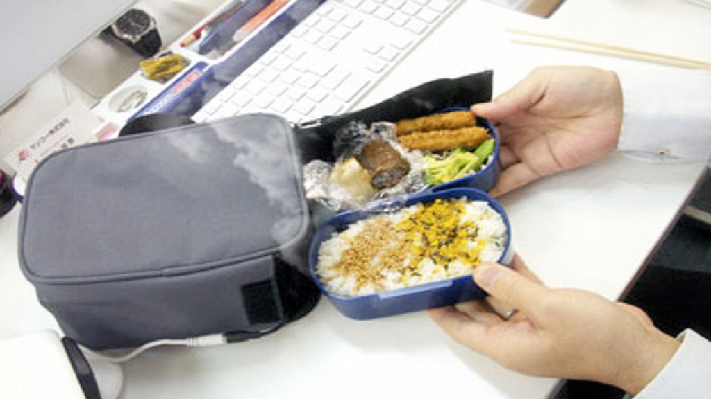 Dependencia se disculpa por empleado que salía a comer antes