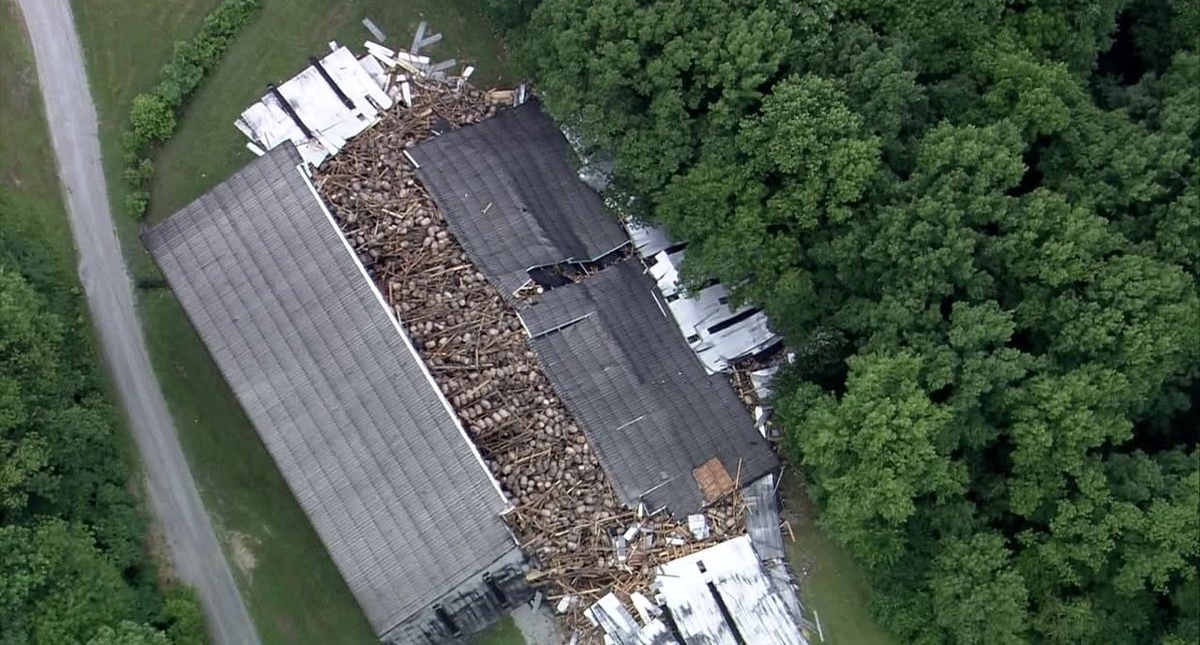 Colapsa bodega de bourbon en Kentucky, se dañan miles de barricas - destileria-colapsa-barton-whiskey-2