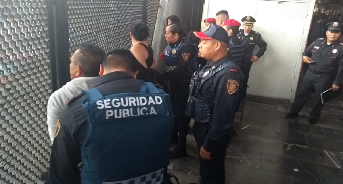 Detienen a seis por asaltar a argentino en Metro Chabacano - detienen-a-6-por-robar-a-argentino-en-metro-chabacano