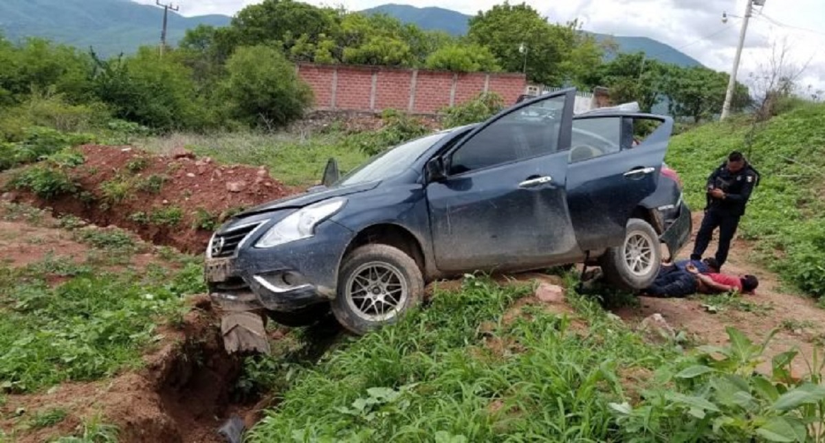 Detienen a cuatro hombres armados con AK-47 en Iguala - detienen-a-cuatro-hombres-armados-con-ak-47-en-iguala