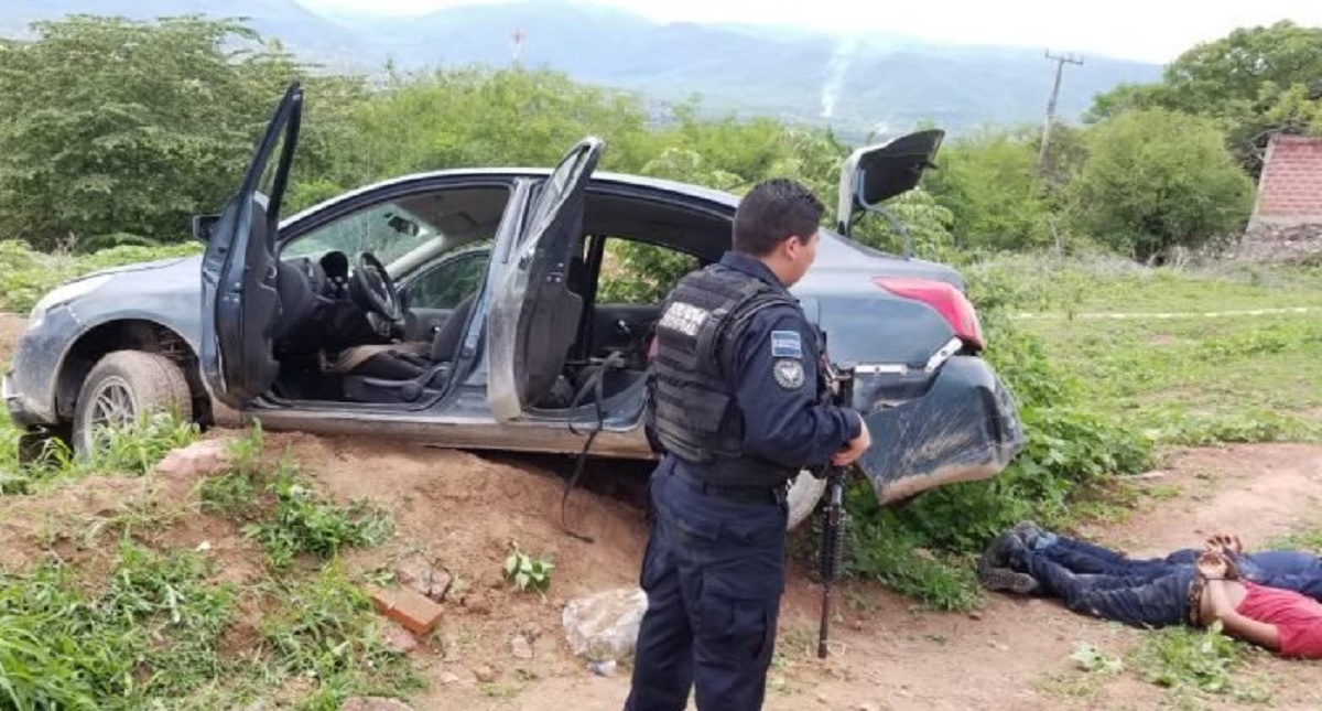 Detienen a cuatro hombres armados con AK-47 en Iguala