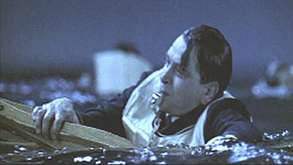 Detienen a actor de Titanic por intentar asfixiar a su novia