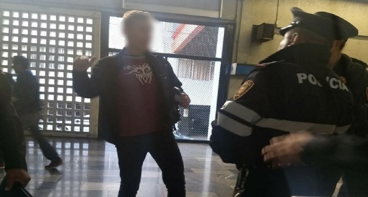 Detienen a seis por asaltar a argentino en Metro Chabacano - detienen-a-seis-por-robar-a-hombre-argentino-en-metro-chabacano