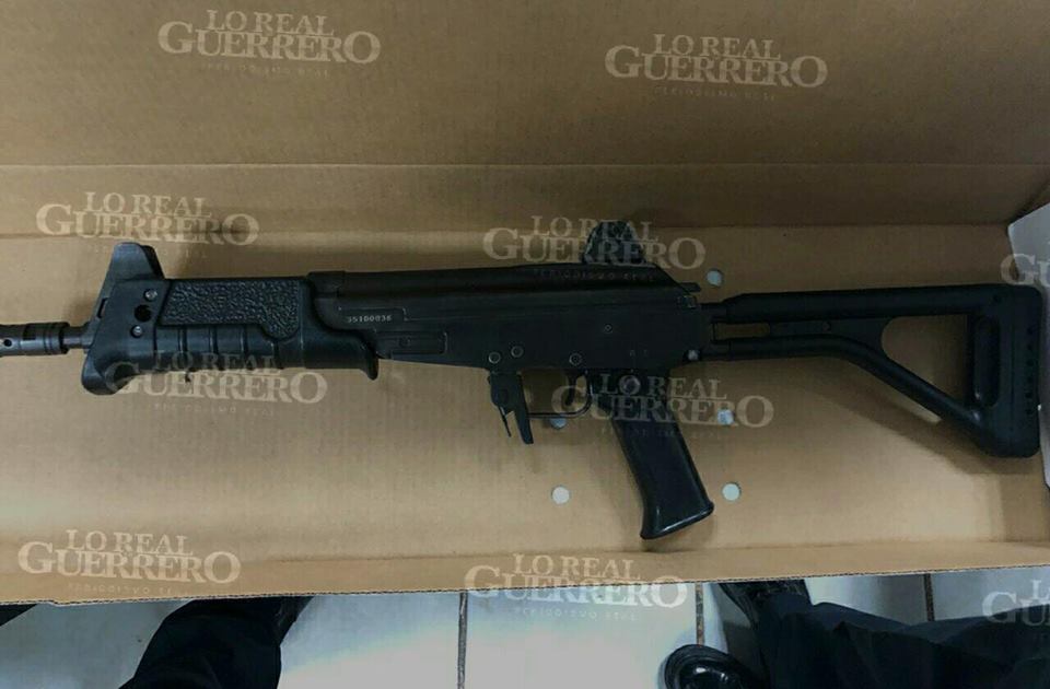 Detienen a tres sujetos con armas y casi tres mdp en Chilpancingo - detienen-a-sujetos-chilpancingo-armas-efectivo-5