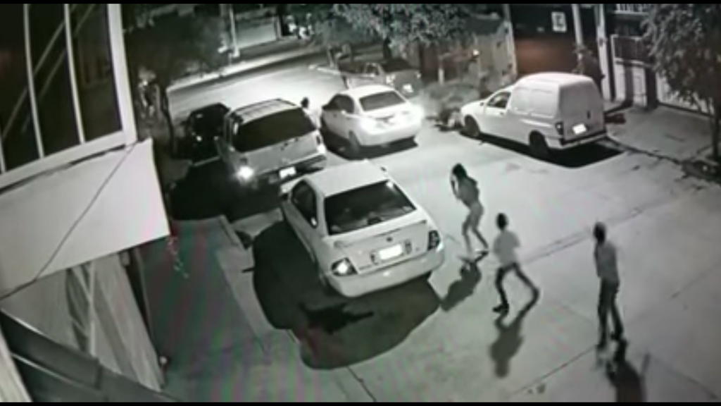 #Video Frente a niños, balean a cuatro personas en Guanajuato
