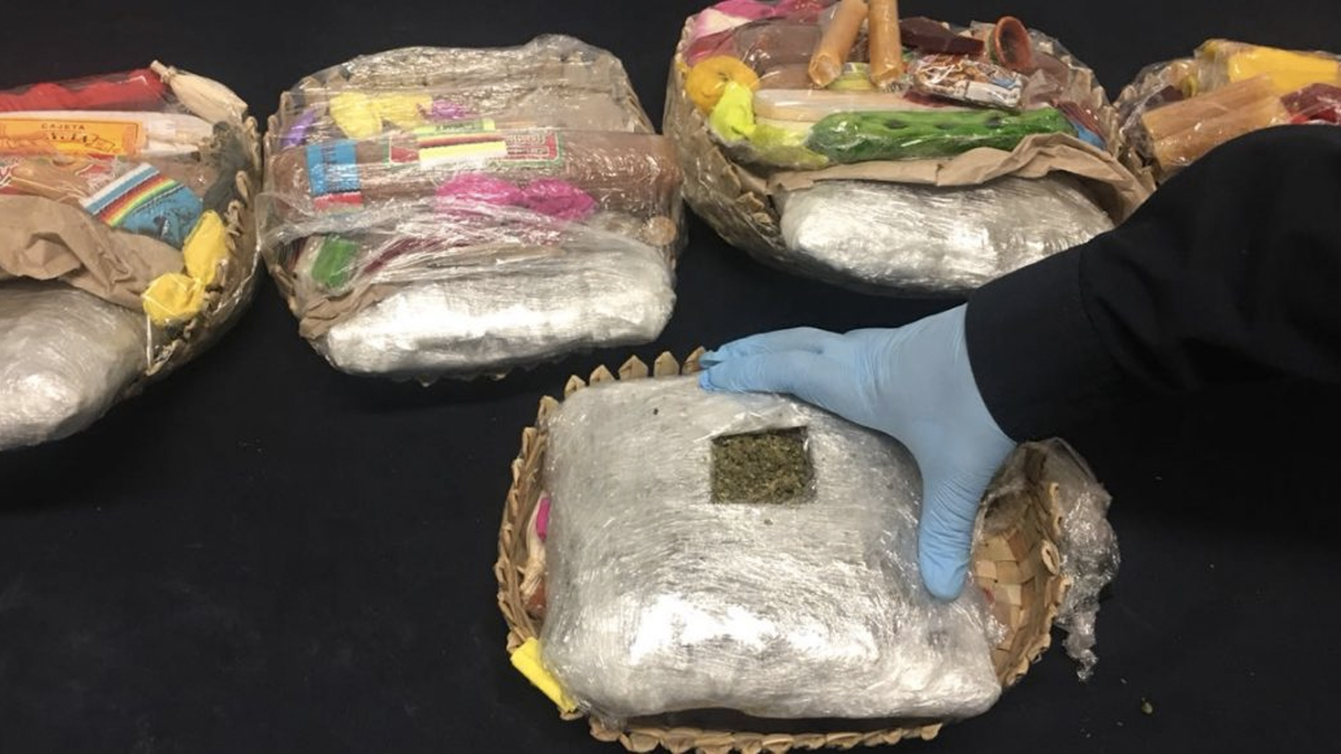 Encuentran mariguana en dulces típicos