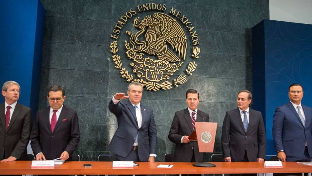 Peña Nieto refrenda compromiso para respetar decisión de votantes - epn-concamin2