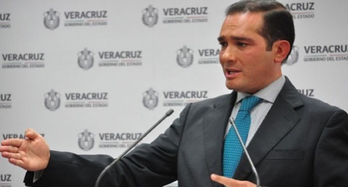 Exfiscal de Veracruz ocultó hallazgo de cuerpos por órdenes de Duarte