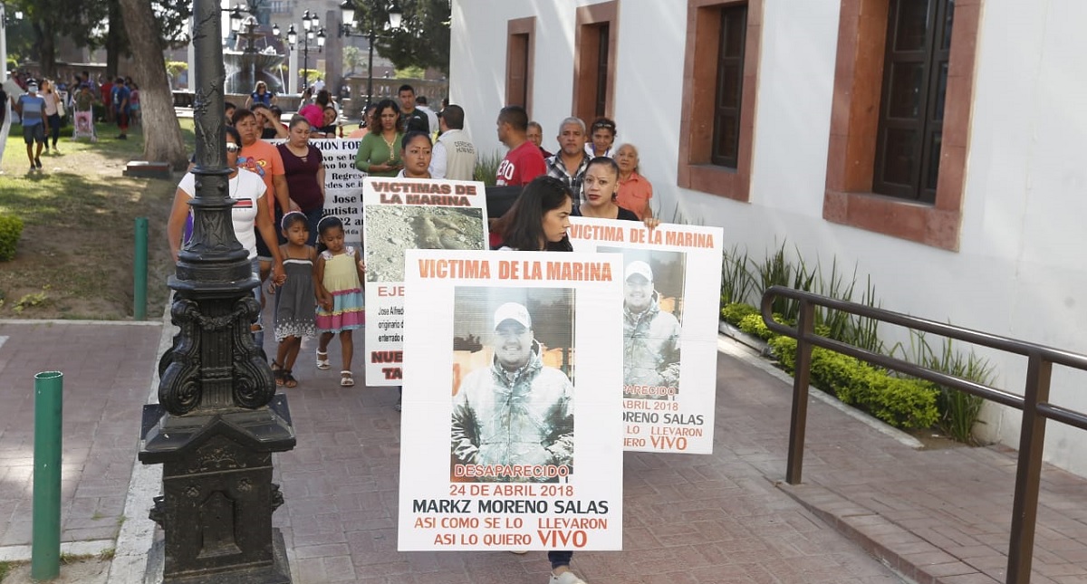 Exigen entrar a cuarteles de la Marina para hallar a 57 desaparecidos