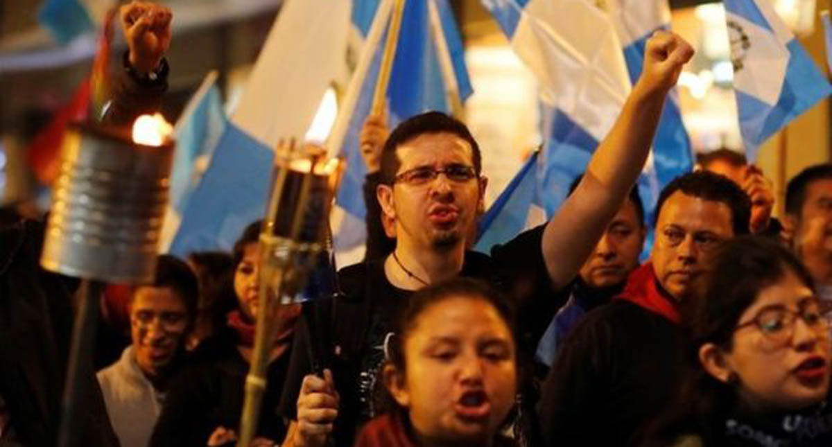 Exigen renuncia de Jimmy Morales por negligencia en Volcán de Fuego - exigen-renuncia-de-jimmy-por-negligencia-en-volcan-de-fuego