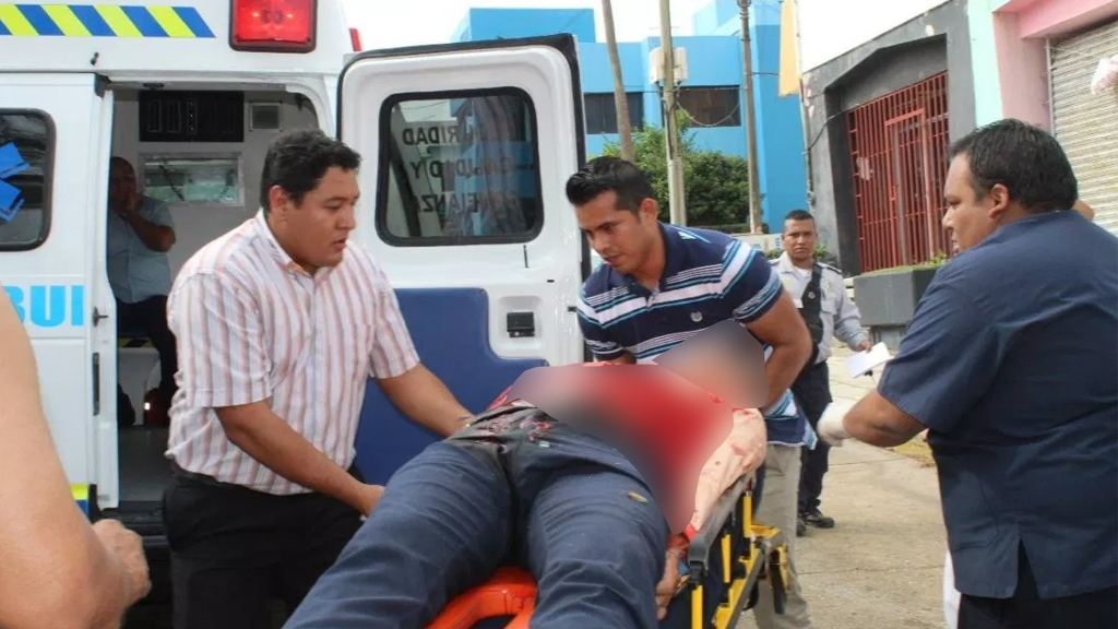 Disparan contra exreportero en Coatzacoalcos durante asalto - exreportero-omar-rueda-disparos-3