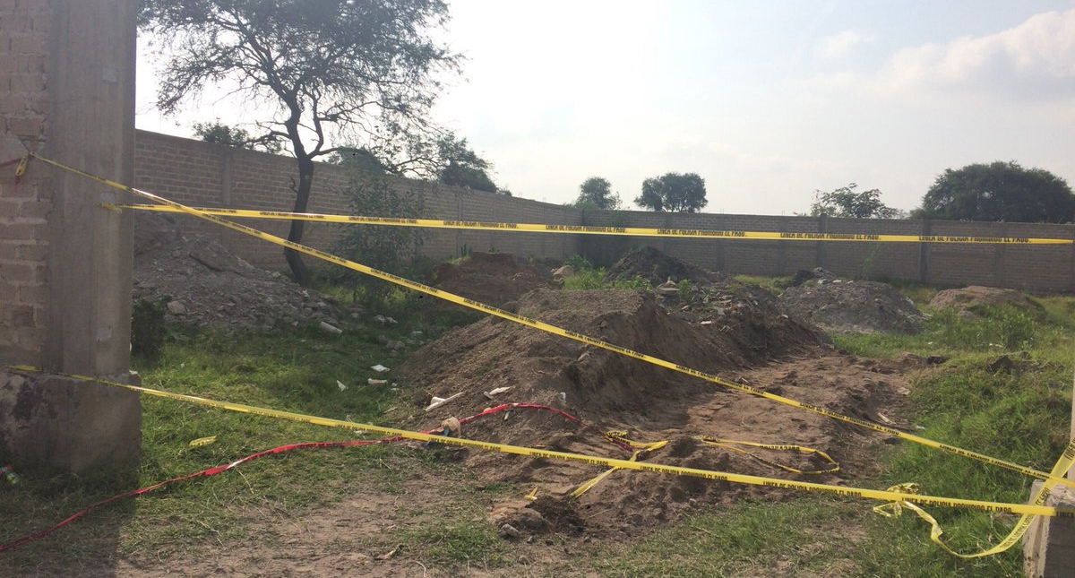 Hallan ocho cadáveres en fosa clandestina en el Salto, Jalisco