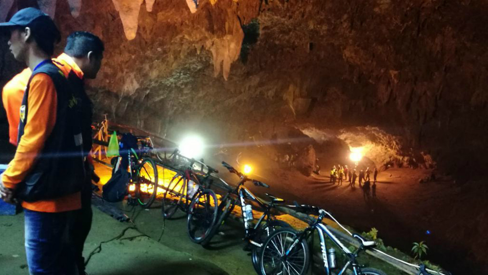 Buscan en Tailandia a equipo de futbol infantil desaparecido en cuevas