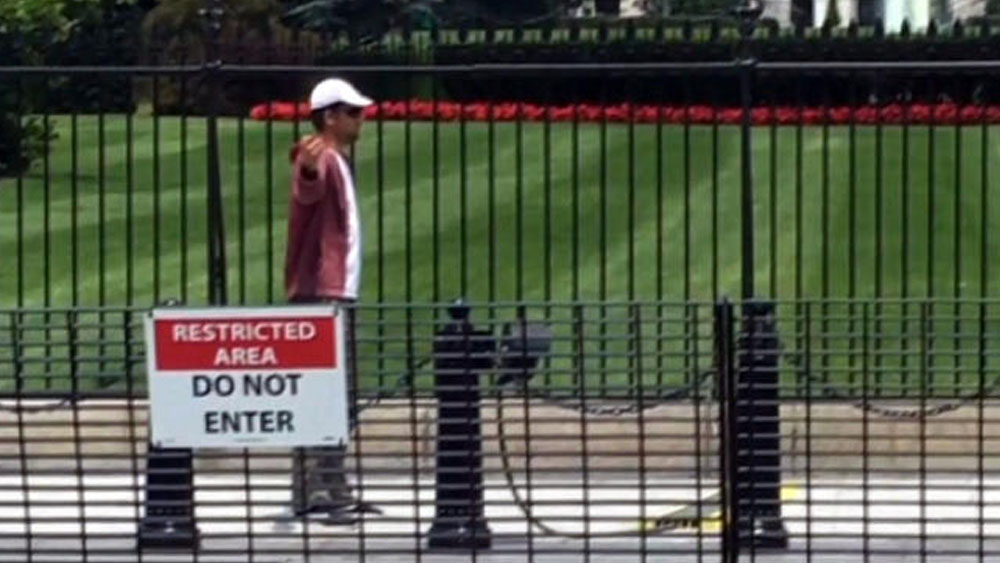 #Video Arrestan a hombre por saltar valla de la Casa Blanca
