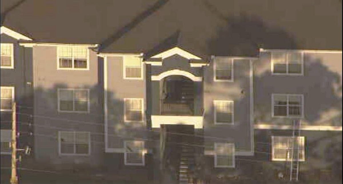 Hombre armado se atrinchera con sus hijos pequeños en Florida