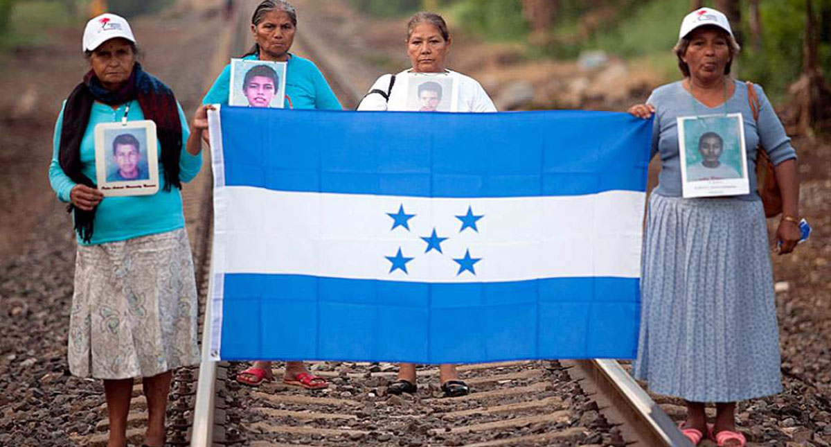 Madres indocumentadas demandan a Trump