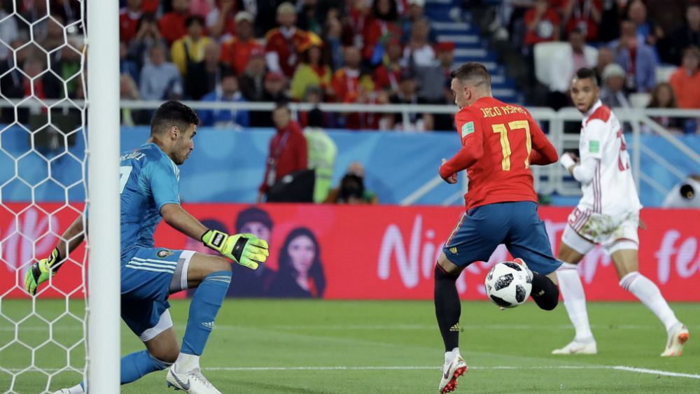 España pasa a Octavos con drama incluido