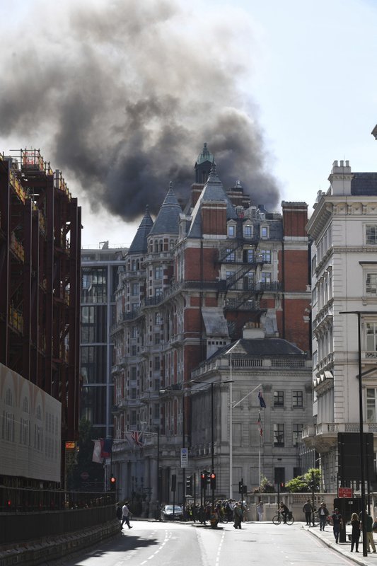 #Video Incendio en hotel de lujo de Londres - incendio-londres2