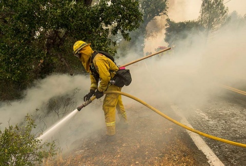Se reportan cuatro incendios fuera de control en California - incendio1