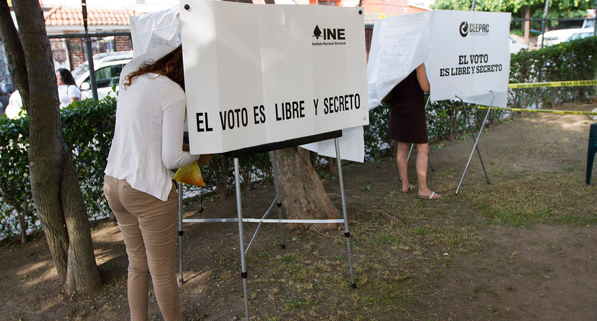 Policía cibernética capitalina investiga 30 noticias falsas en comicios - ine-elecciones-casilla