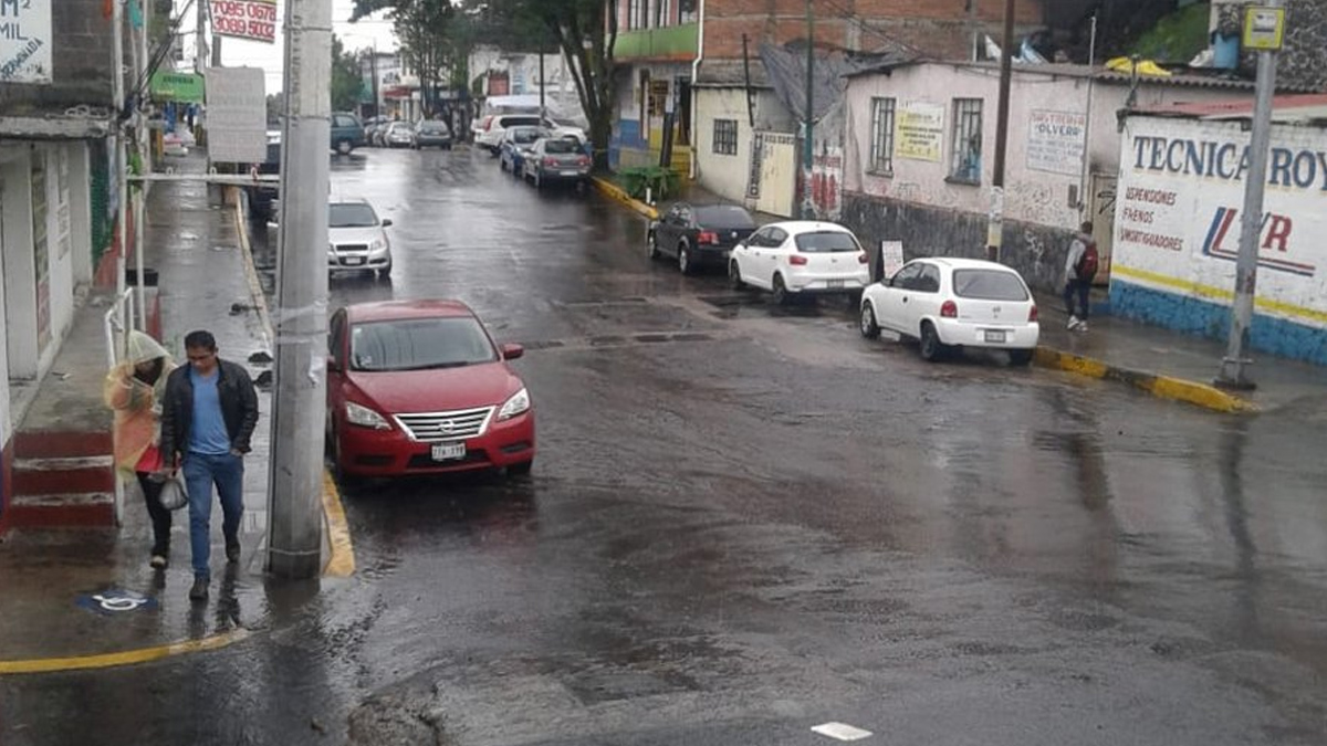 Lluvia causa inundaciones en distintos puntos de la Ciudad de México