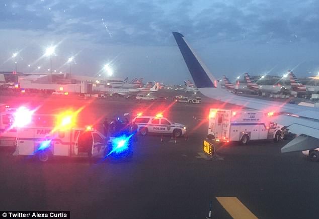 Policías resguardan avión tras falsa alarma de secuestro - jetblue-jfk