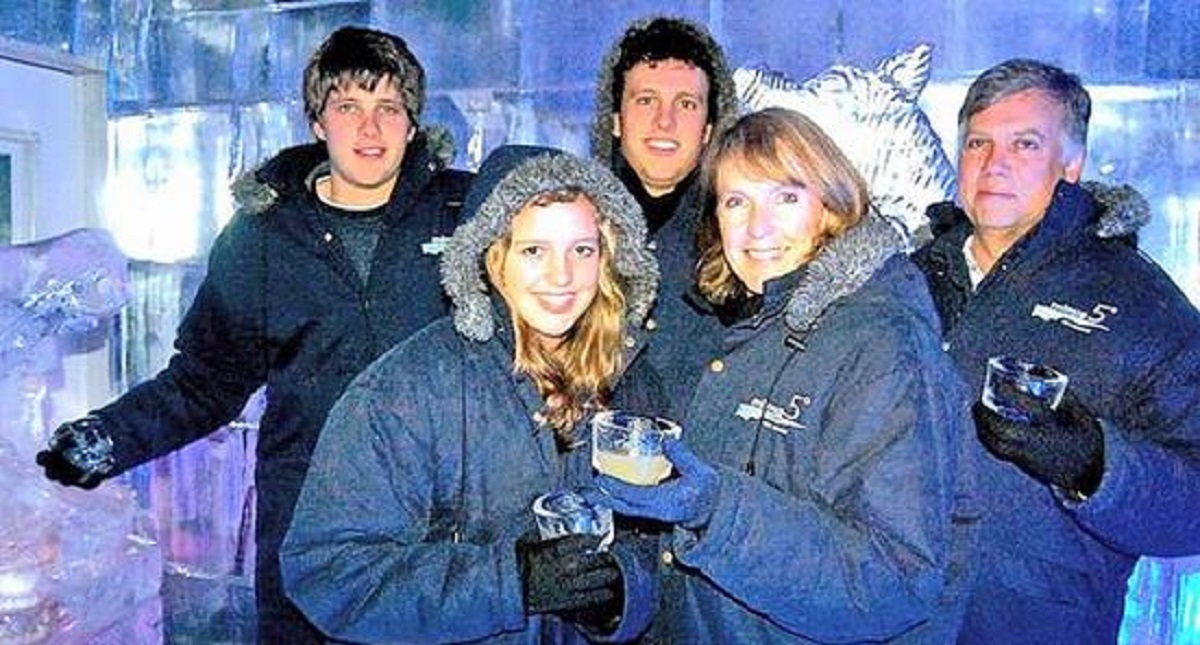 Juez considera clemencia para joven que mató con hacha a su familia - juez-considera-clemencia-para-joven-que-mato-a-su-familia