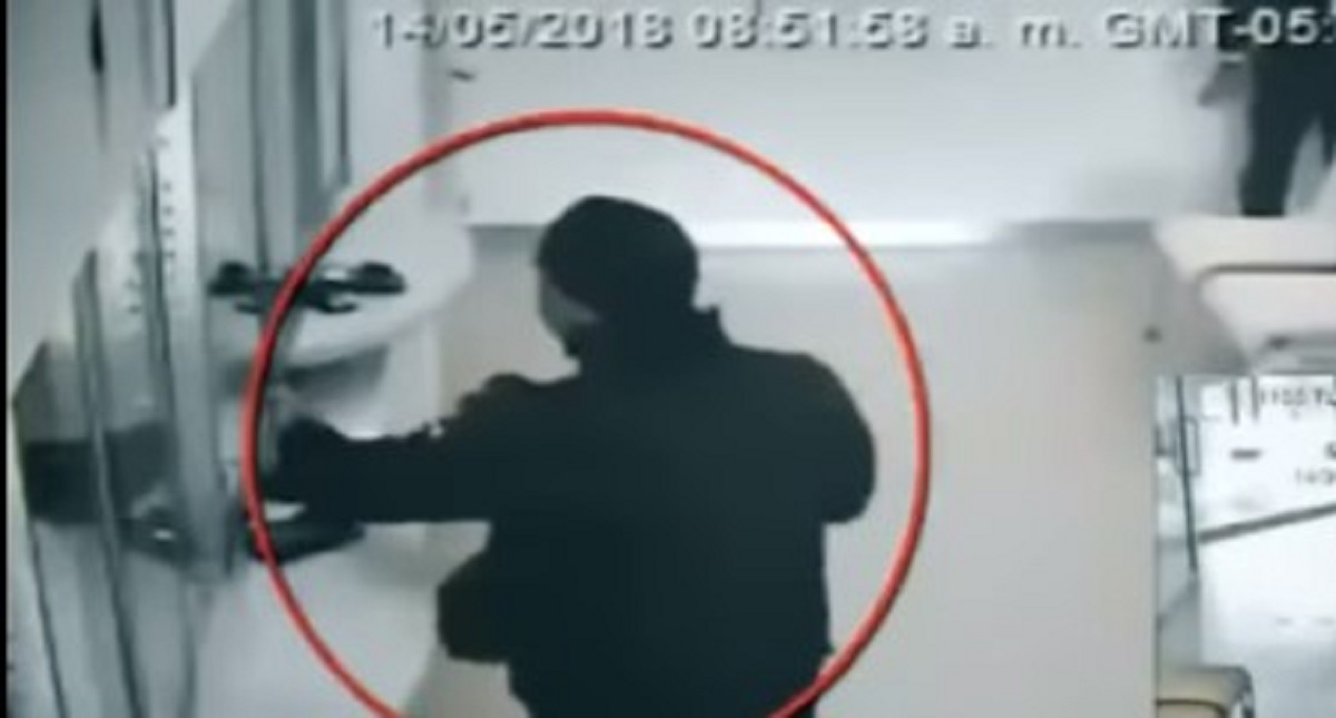 Detienen a hombre que llevaba seis robos a bancos - ladron-de-bancos-el-manchester